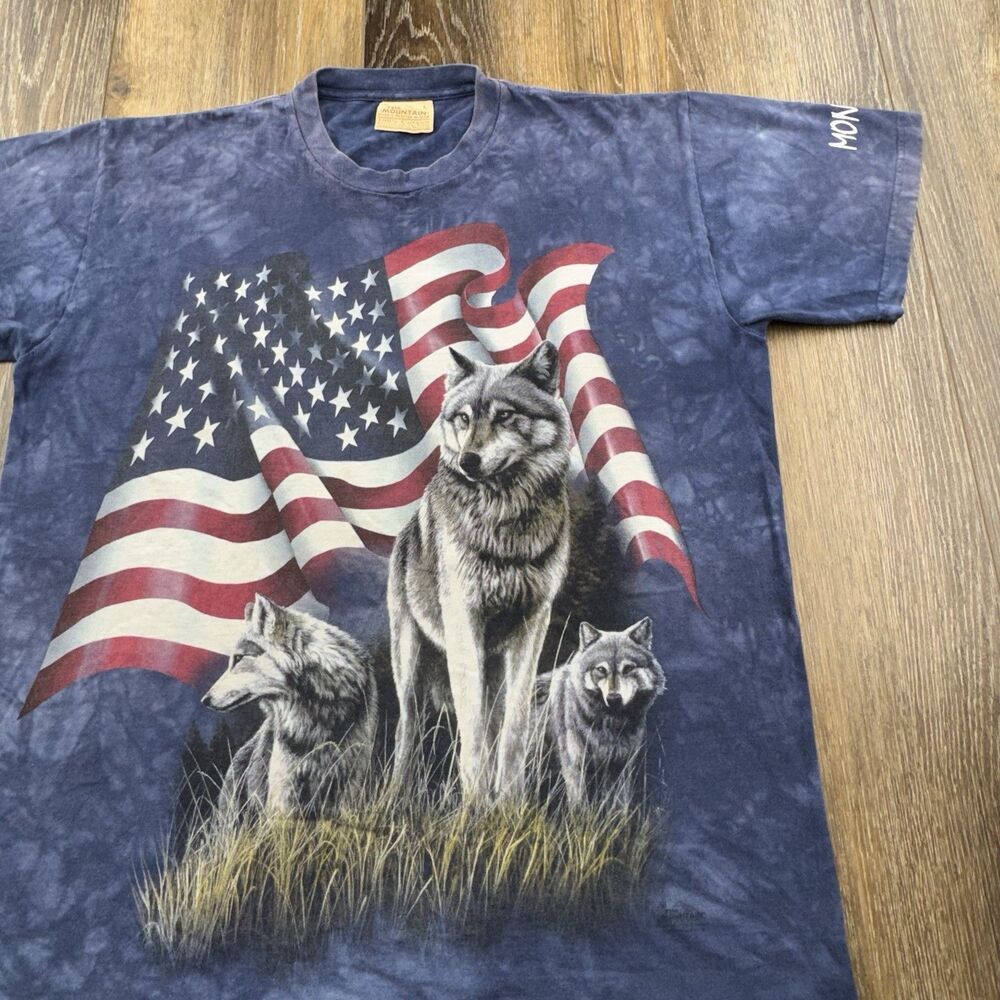 Vintage The Mountain Shirt Mens L Blue Wolf Pack Patriotic USA Flag Montana Tee